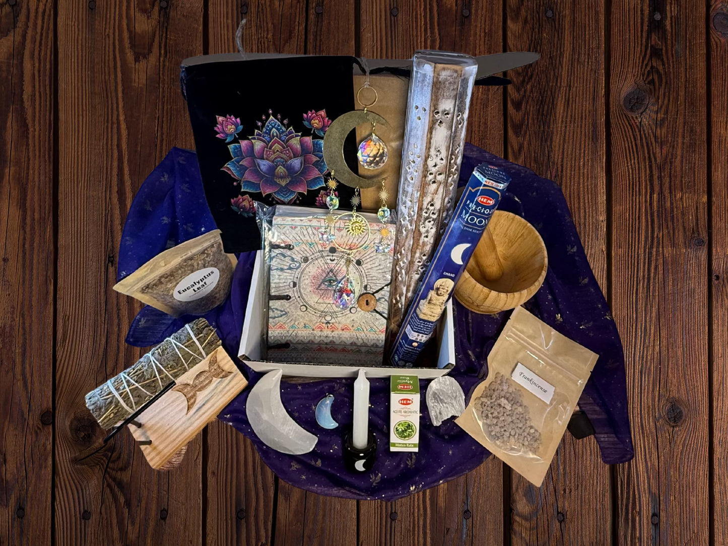 Lunar Witch Ritual Box — Full Moon Altar Kit | 16-Piece Crystal & Herb Ritual Set