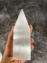 Selenite Point, Tower, Generator