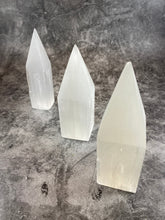 Selenite Point, Tower, Generator
