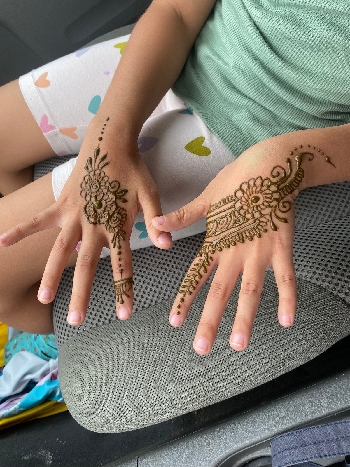 Natural Henna Kit – 100g Powder + 6ml Oil & Applicator – DIY Body Art