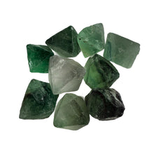 Fluorite Octahedron – Sacred Geometry Crystal • Clarity, Focus & Heart Chakra Balance