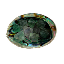 Fluorite Octahedron – Sacred Geometry Crystal • Clarity, Focus & Heart Chakra Balance