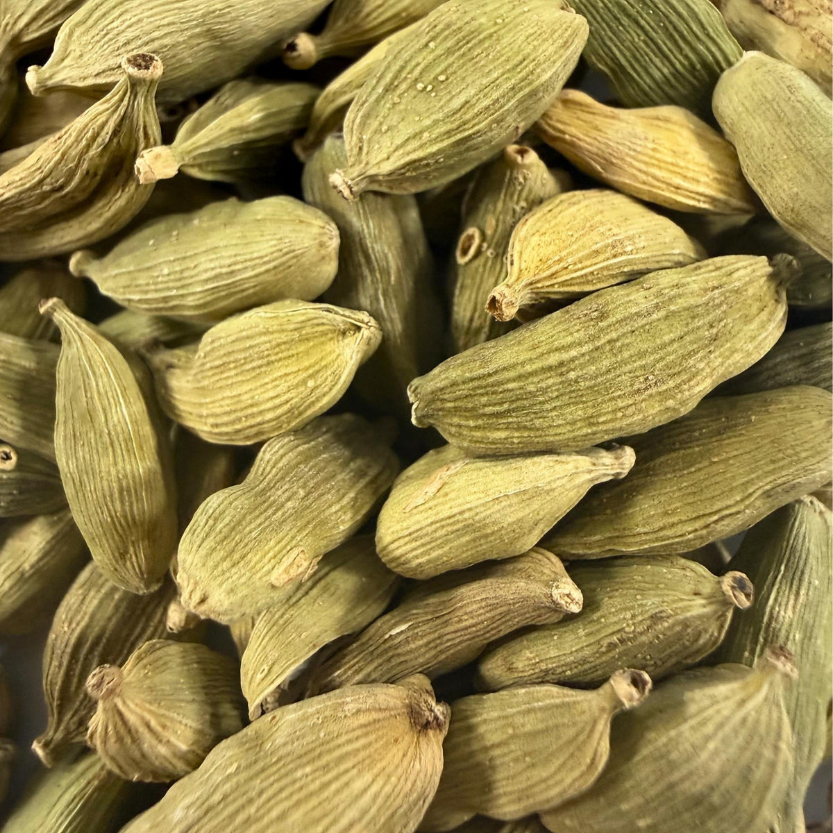 Organic Green Cardamom Pods Whole | Aromatic Chai Spice| Wellness | Ayurvedic Herbal Use
